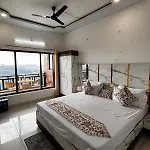 Vansh Hotel