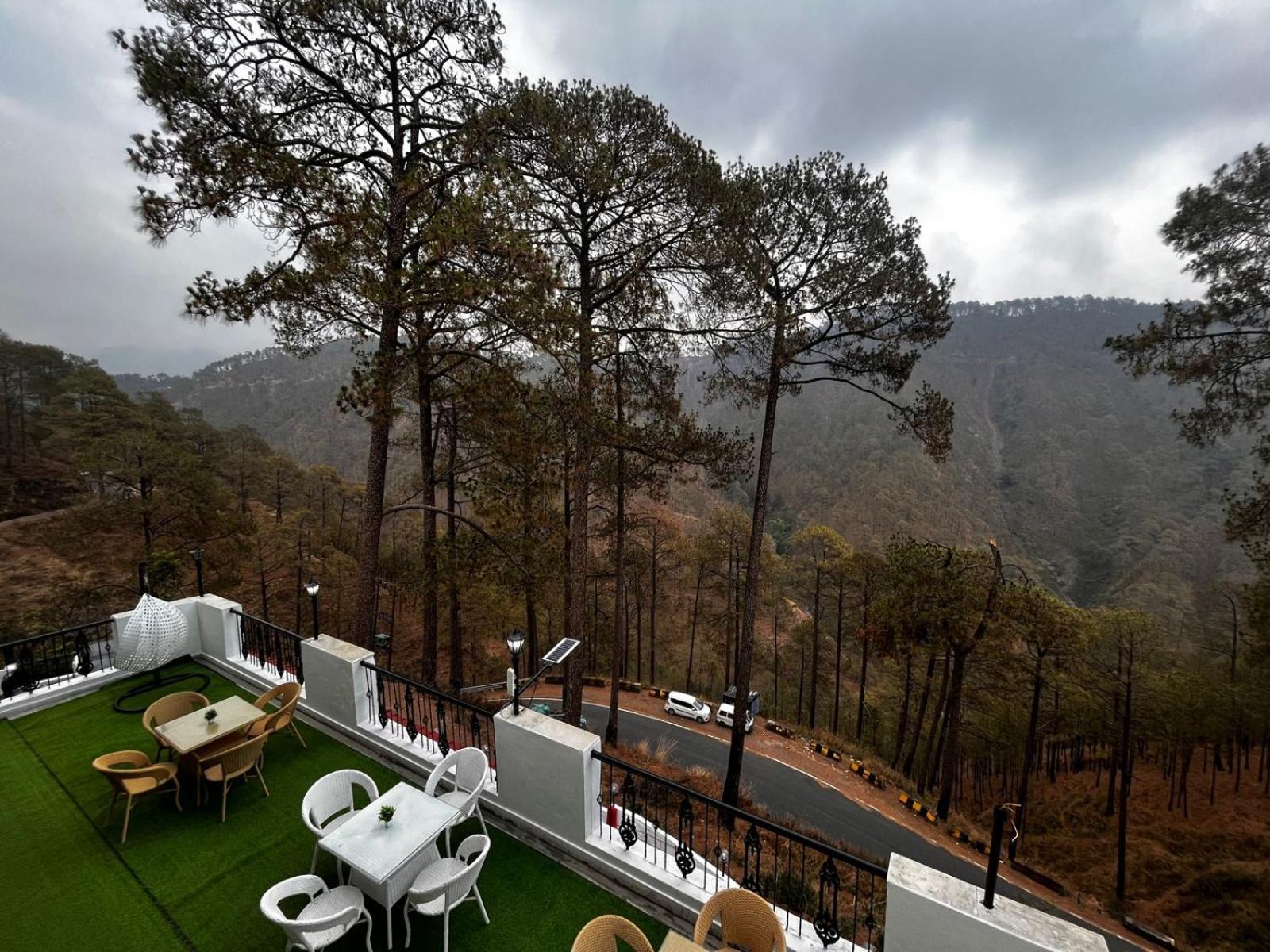 Vansh Hotel 4*