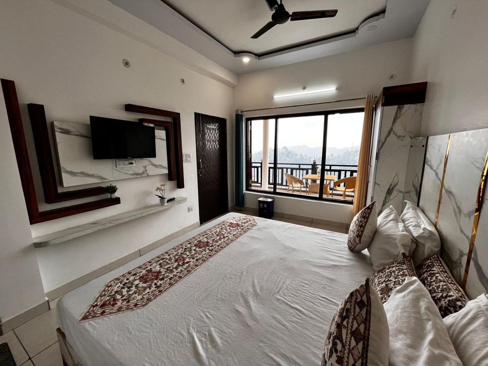 Vansh Hotel